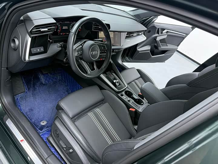 Audi A3 2024 Sportback 35 TFSI Sport — фото 3