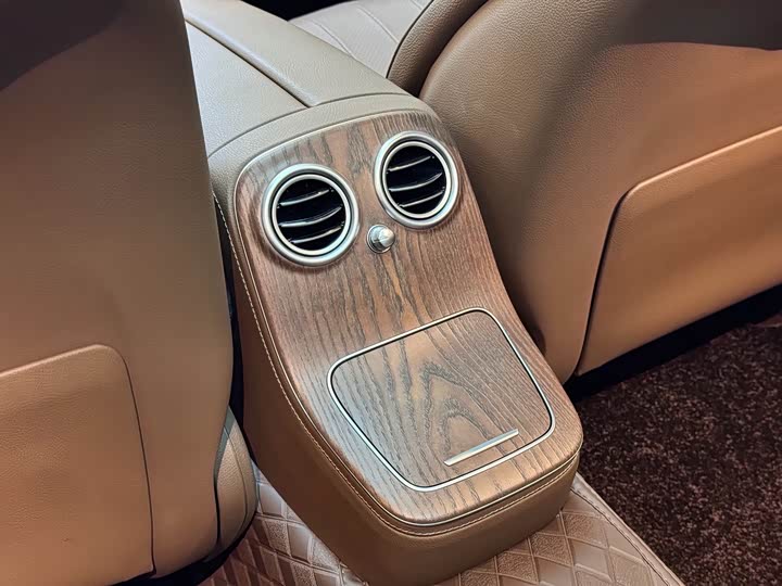 Mercedes-Benz E-Class 2023 E 300 L — фото 16