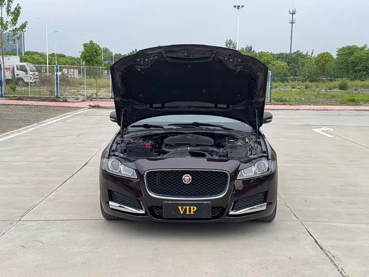 Jaguar XFL 2017 XFL 2.0 T 240 PS — фото 3