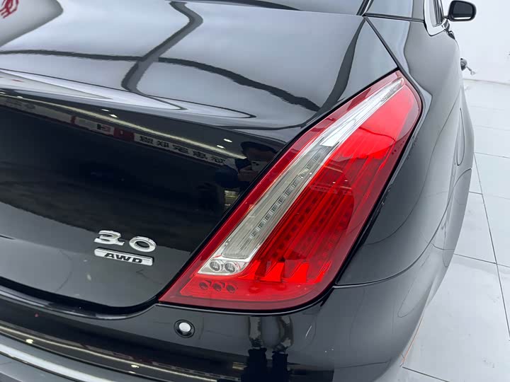 Jaguar XJ 2015 XJL 3.0 SC 2 WD — фото 24