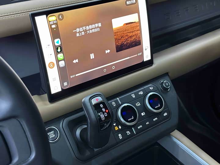 Land Rover Defender — фото 13