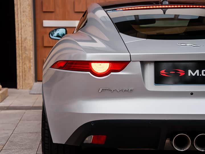 Jaguar F-TYPE 2016 3.0 SC — фото 9