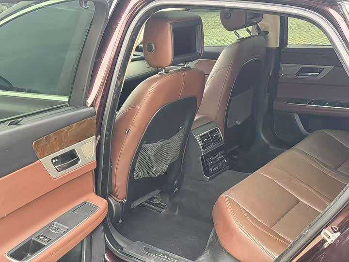 Jaguar XFL 2017 XFL 2.0 T 240 PS — фото 14