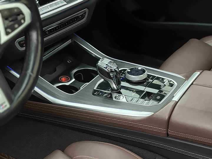 BMW X7 2019 x Drive 40i M — фото 13