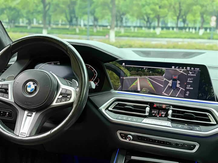 BMW X7 2019 x Drive 40i M — фото 18