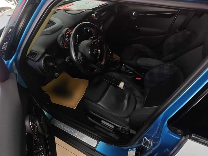 MINI Hatch — фото 16