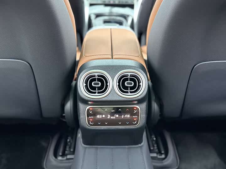 Mercedes-Benz GLC 2024 GLC 300 L 4 MATIC 5 — фото 11