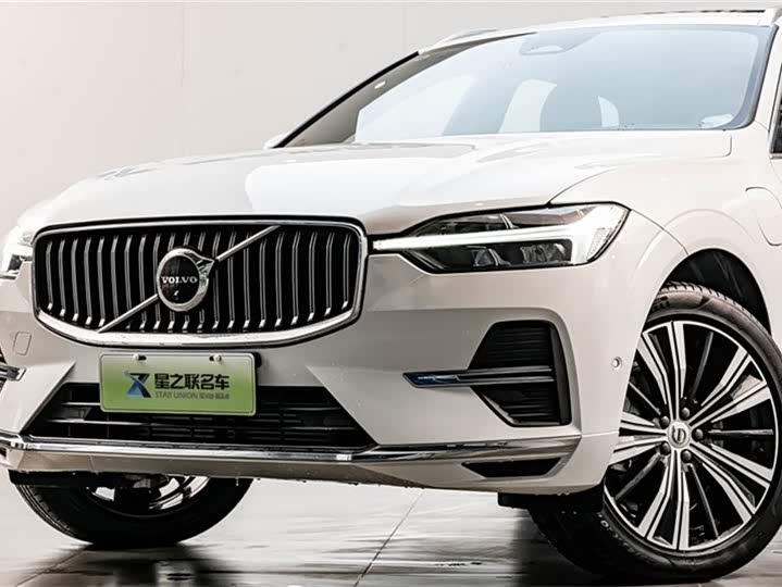 Volvo XC60 Hybrid 2023 T 8 PHEV 4 WD — фото 2