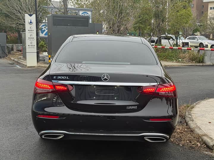 Mercedes-Benz E-Class E 300 L люкс — фото 4