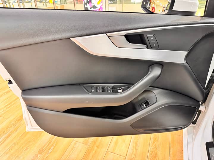 Audi A4L 2019 40 TFSI VI — фото 11