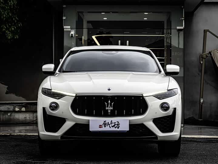 Maserati Levante 2022 3.0 T Modena — фото 3