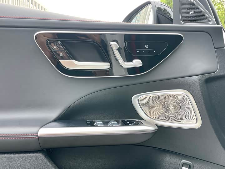 Mercedes-Benz C-Class 2023 AMG C 43 4 MATIC — фото 8