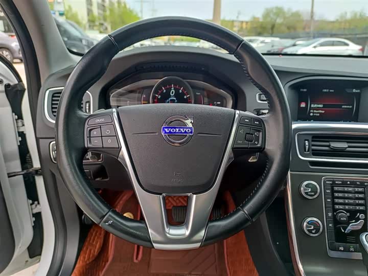 Volvo V60 2015 T 5 — фото 12