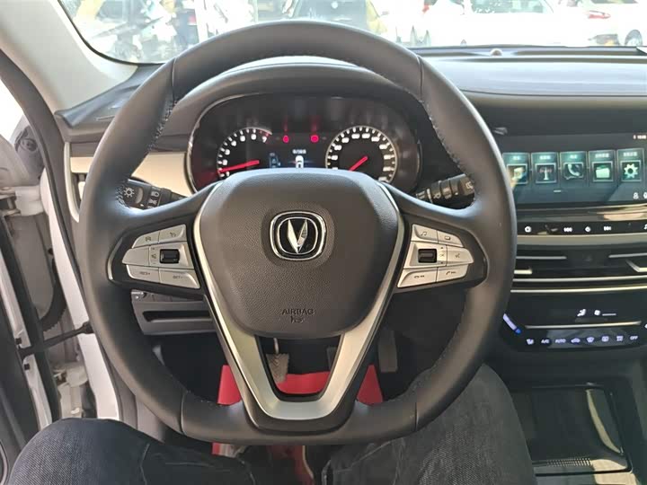 Changan CS35 PLUS 2019 1.6 L MT — фото 11