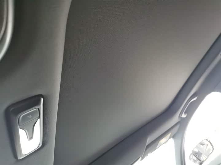 Changan UNI-V 2024 1.5 T Premium — фото 18