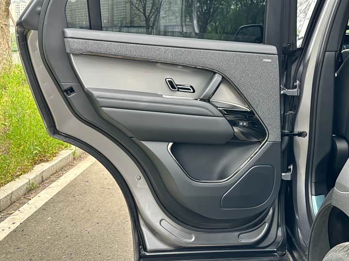 Land Rover Range Rover Sport — фото 11