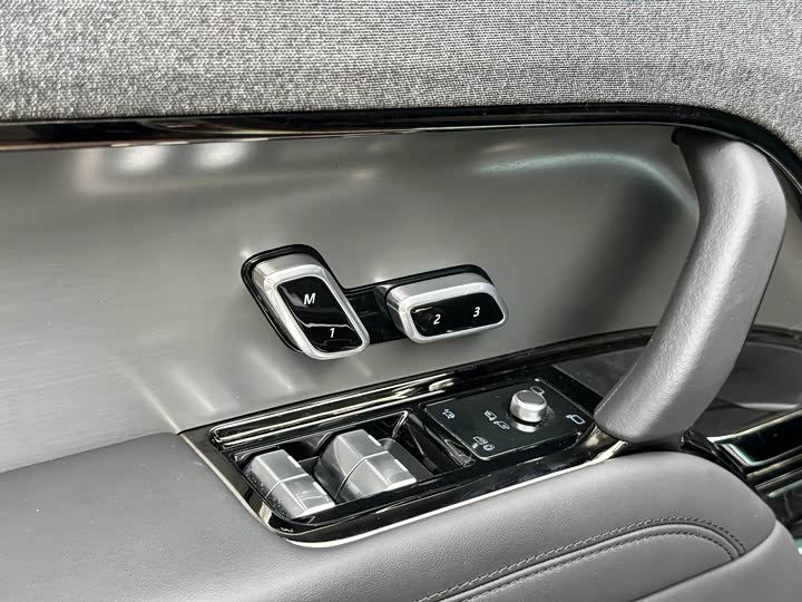 Land Rover Range Rover Sport — фото 13