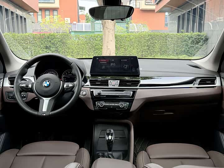 BMW X1 2021 s Drive 25 Li Leading — фото 11