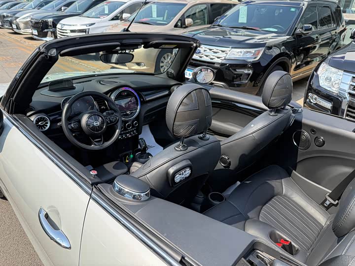 MINI Cabrio — фото 11