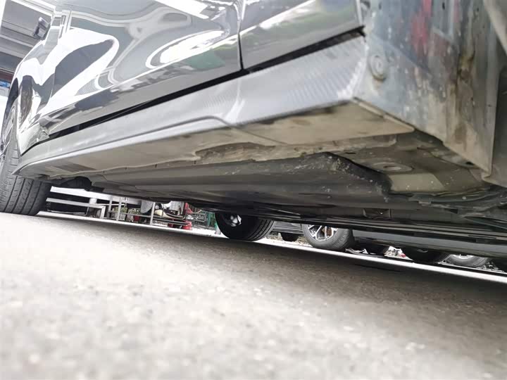 Changan UNI-V 2024 1.5 T Premium — фото 21