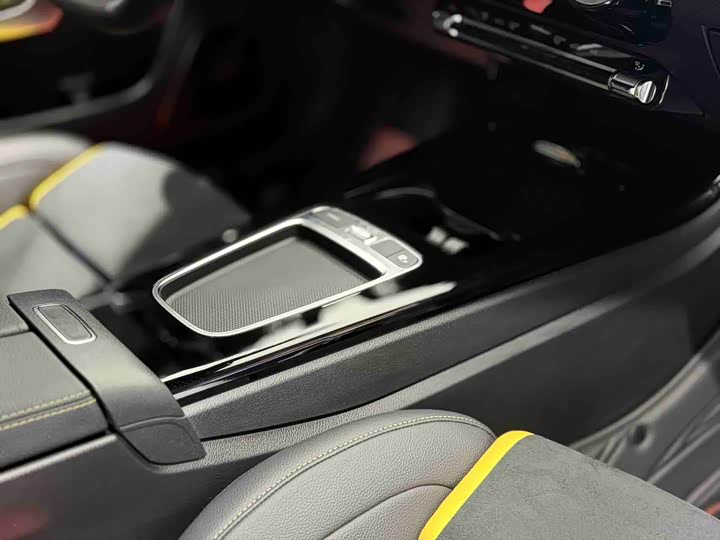 Mercedes-Benz A-Class 2024 AMG A 45 S 4 MATIC+ — фото 12