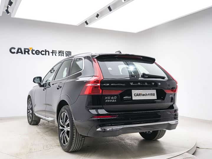 Volvo XC60 2022 B 5 4 WD — фото 19