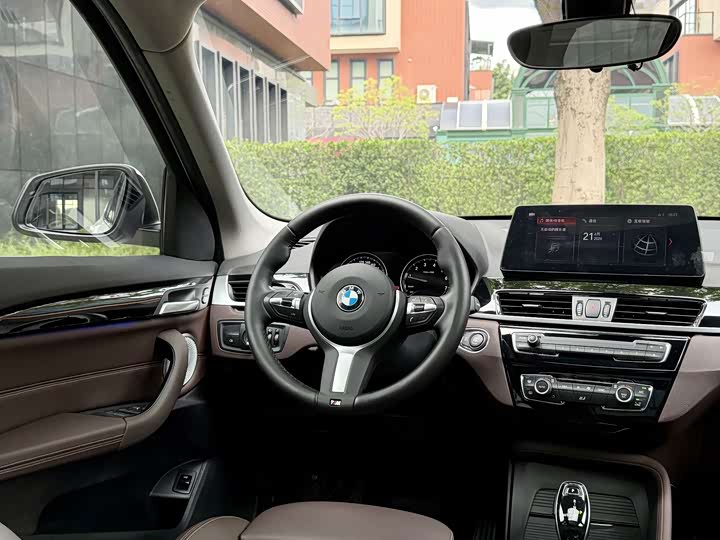 BMW X1 2021 s Drive 25 Li Leading — фото 17