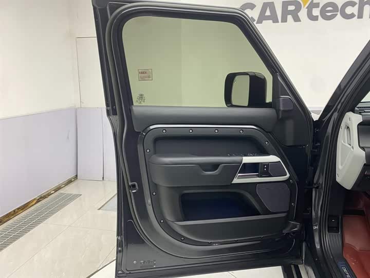 Land Rover Defender — фото 17