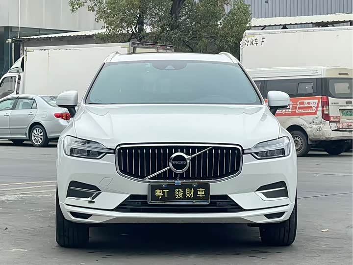 Volvo XC60 2021 T 5 4 WD — фото 2
