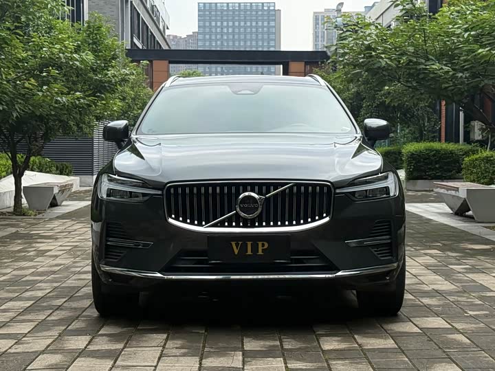 Volvo XC 60 2022 B 5 4 WD — фото 2