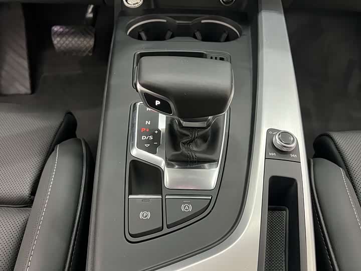 Audi A4L 40 TFSI стиль-динамик — фото 9