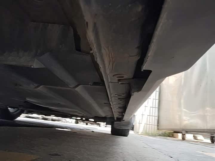 Changan UNI-V 2022 1.5 T Premium — фото 21