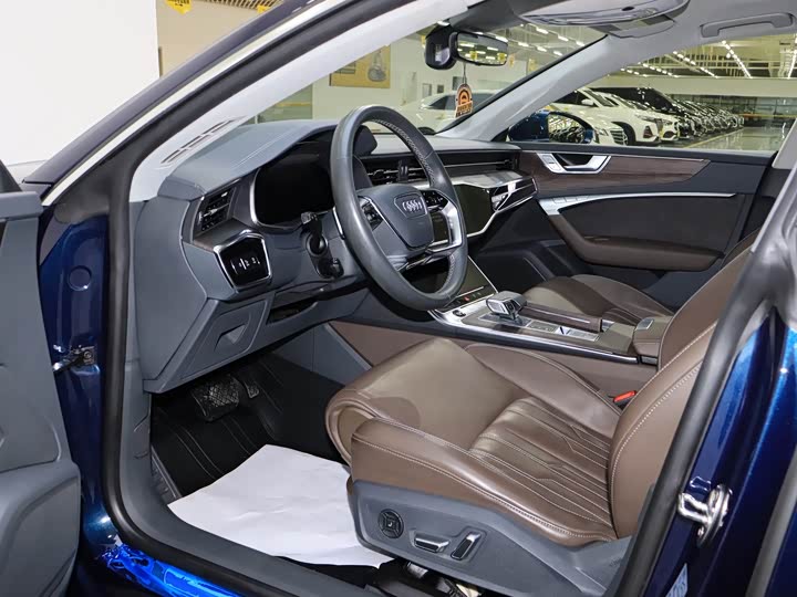 Audi A7L 2022 55 TFSI quattro S-line — фото 11