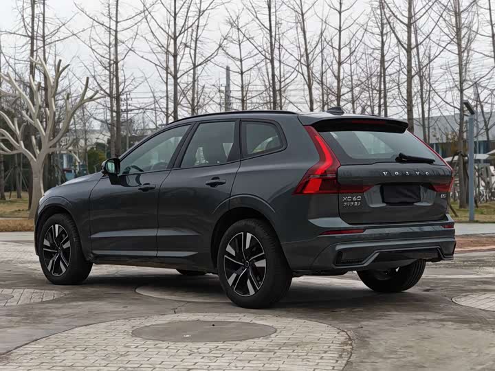 Volvo XC60 2026 B 5 4 WD — фото 8