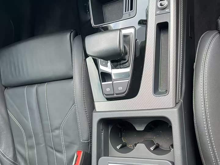 Audi A6L 2021 45 TFSI — фото 2