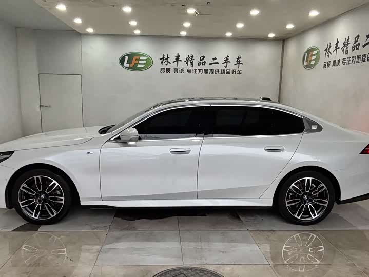 BMW 5 Series 525Li M спортпакет — фото 4