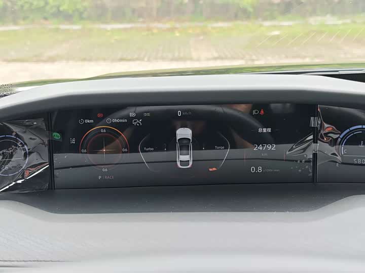 Changan UNI-V 2024 1.5 T Premium — фото 8