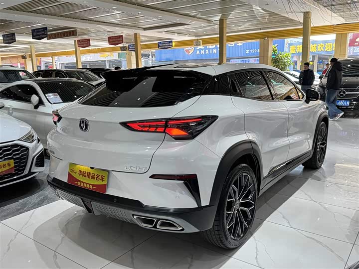 Changan UNI-T 2022 1.5 T Premium — фото 4