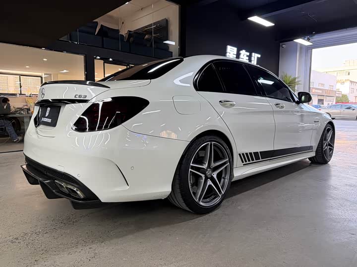 Mercedes-Benz C-Class 2015 AMG C 63 — фото 13