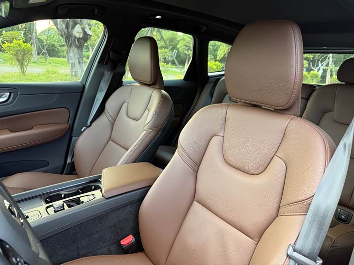 Volvo XC60 Hybrid 2024 T 8 PHEV 4 WD — фото 16
