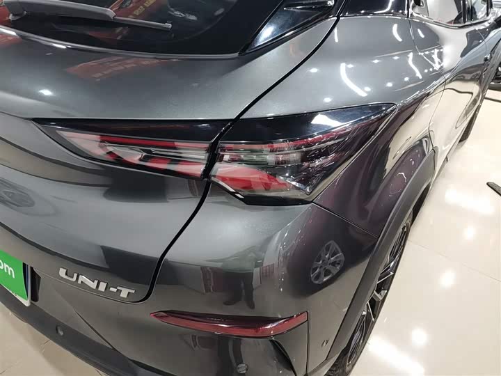 Changan UNI-T 2022 1.5 T Flagship — фото 8