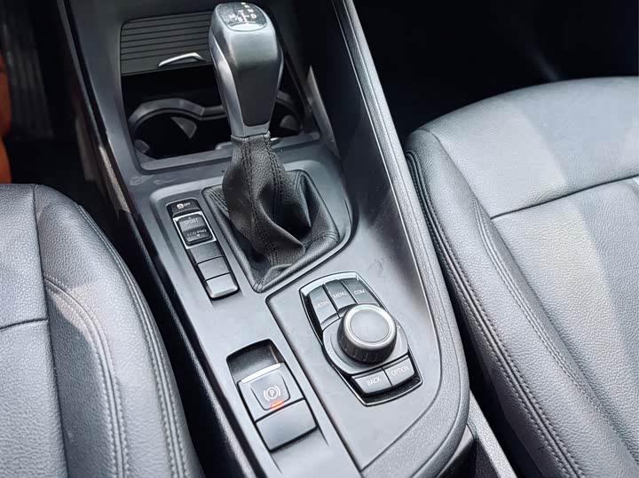 BMW X1 2019 s Drive 18 Li — фото 16