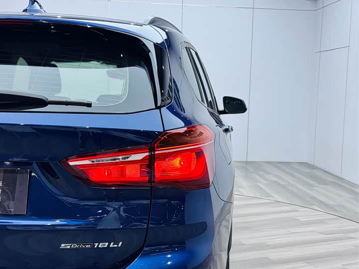 BMW X1 2019 s Drive 18 Li — фото 29