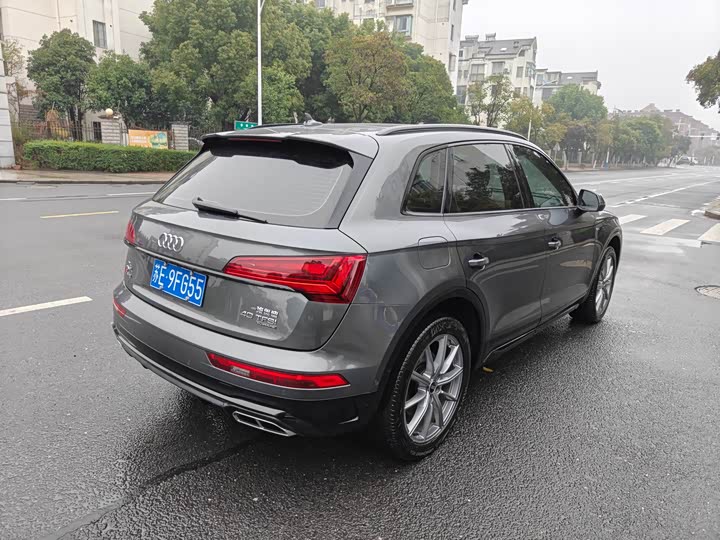 Audi Q5L 2022 40 T — фото 5