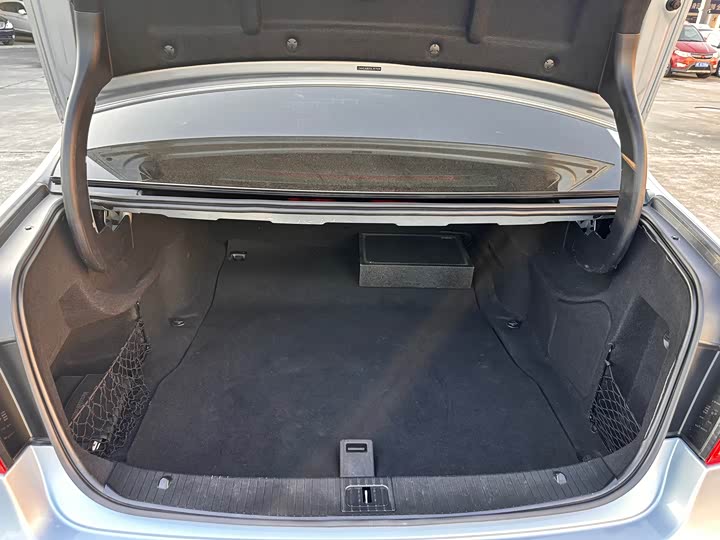 Mercedes-Benz E-Class рестайлинг E 260 L — фото 4