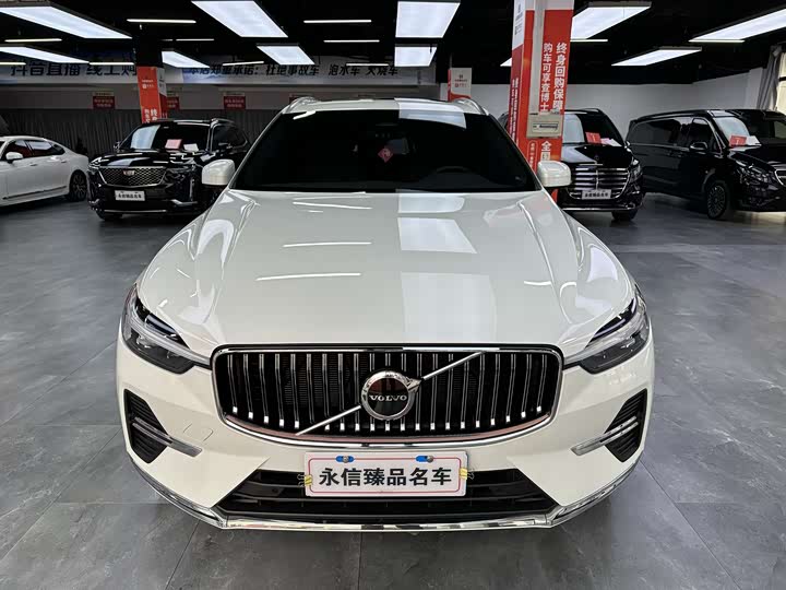 Volvo XC60 2022 B 5 4 WD — фото 2
