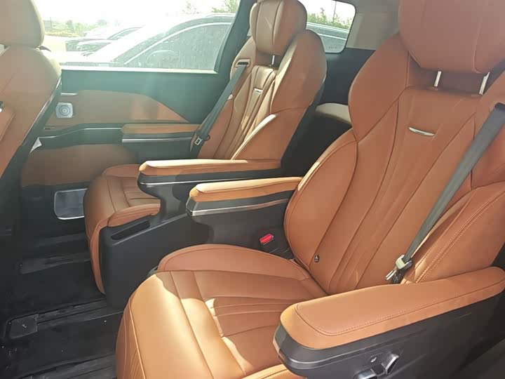Hongqi HQ9 PHEV 2024 2.0 T 4 WD — фото 17