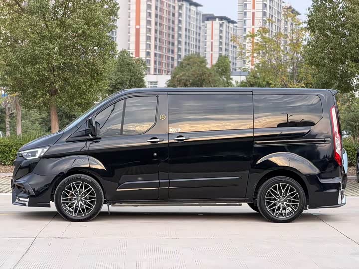 Ford Tourneo — фото 5