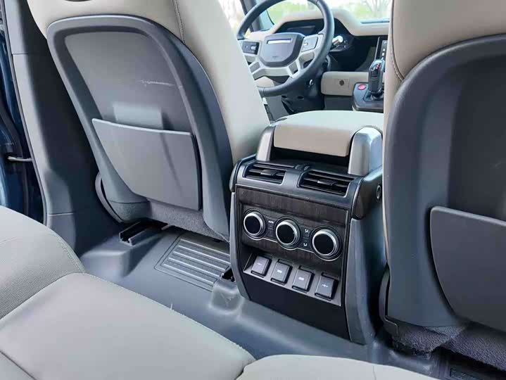 Land Rover Defender — фото 10