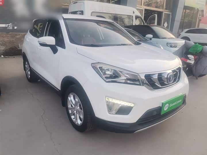 Changan CS15 2016 1.5 L MT — фото 4